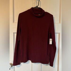 NWT GAP - lightweight long sleeve mock turtleneck in burgundy- size L